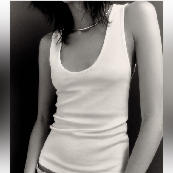 Two Round Neck Tank Tops - Picture 2 of 13